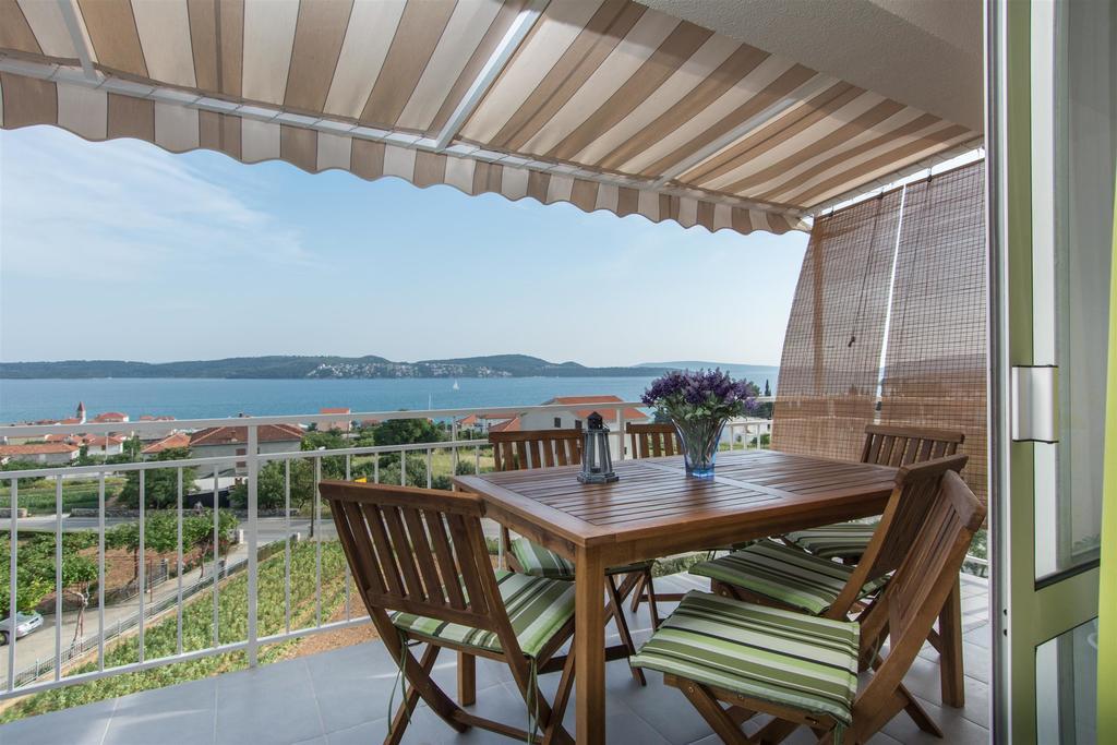 Apartments Iva Donji Seget Kültér fotó